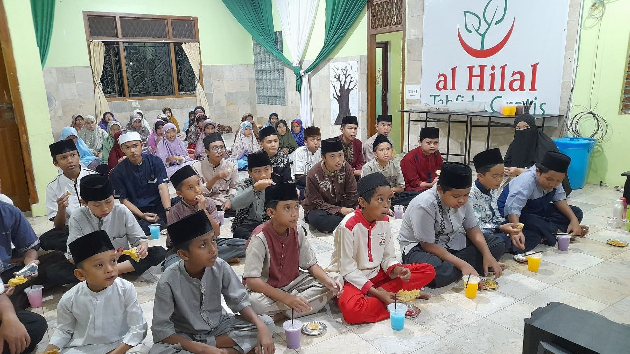 Pesantren al Hilal - Yatim, Tahfidz, Gratis