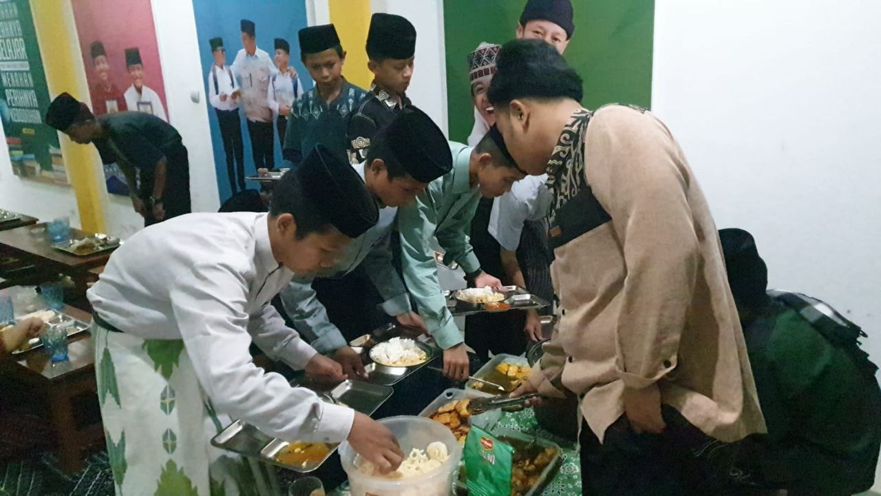 Pesantren al Hilal - Yatim, Tahfidz, Gratis