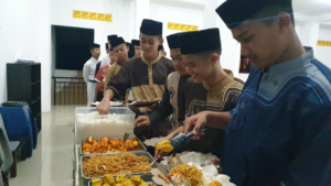 Jum'At Berkah Makan Bersama Santri Yatim dan Penghafal Quran Pesantren Al Hilal 8 Panyileukan