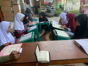 Memasuki Sesi Kedua Pembelajaran, Semangat Belajar Santri Rumah Tahfidz Al Hilal 5 Pasirbiru di Pondok Sementara
