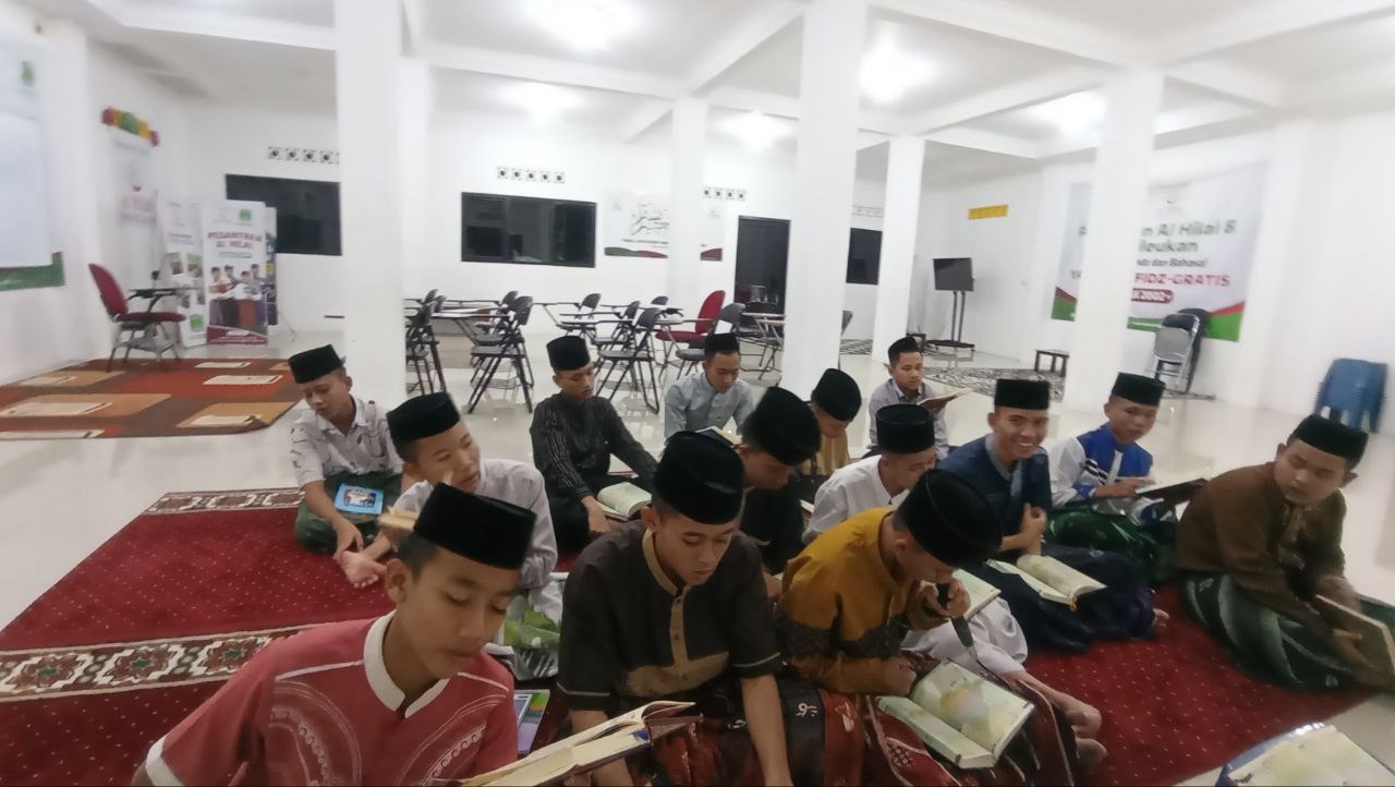 Pesantren al Hilal - Yatim, Tahfidz, Gratis