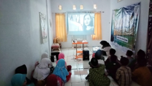 Nonton Bareng Film Edukasi Santri Rumah Tahfidz Al Hilal 4 Cirebon