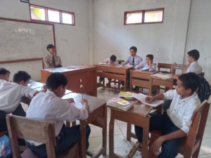 Suasana Belajar Santri Yatim Penghafal Quran Pesantren Al Hilal 1 Cililin di Kelas