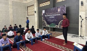 Membuka Kegiatan Dengan Muhadatsah, Menutup Akhir Pekan Dengan Rutinan Malam Senen di Masjid Marwah Pesantren Al Hilal 1 Cililin!