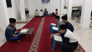 Dari Pagi Hingga Sore Inilah Kegiatan Santri Yatim Penghafal Quran Pesantren Al Hilal 8 Panyileukan