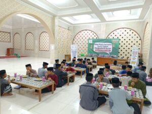Intip Suasana Buka Puasa Bersama Hari Ketiga Ramadhan Santri Yatim dan Penghafal Quran Pesantren Al Hilal Yuk!