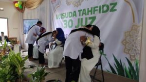 Tasyakur Milad Ke-22 Sekaligus Wisuda Tahfidz 30 Juz Santri Yatim Penghafal Al Quran Pesantren Al Hilal Sukses Digelar