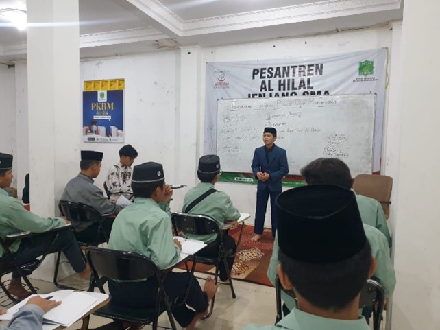 Pesantren al Hilal - Yatim, Tahfidz, Gratis