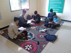 Santri Pesantren Al Hilal Cililin Masih Semangat Melaksanakan Ujian Kepesantrenan di Pondok