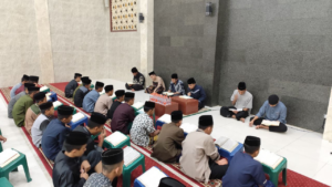 Suasana Kegiatan Yasinan dan Doa Bersama Malam Jumat di Pesantren Al Hilal 1