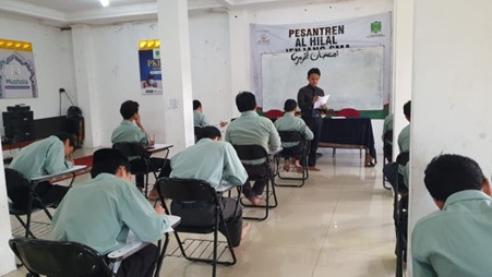 Pesantren al Hilal - Yatim, Tahfidz, Gratis