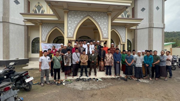 Menutup Perjalanan Sebar Wakaf Quran Pulau Lombok Hari Keempat, Tim Tiba di Titik Kumpul Ketiga Lombok Barat