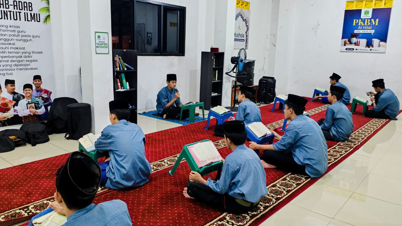 Terima Kasih Orang Baik! Inilah Suasana Buka Puasa Bersama Santri Pesantren Al Hilal