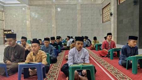 Kegiatan Halaqah Tahfidz, Tahsin, dan Binnadhor Pesantren Al Hilal 1 Cililin