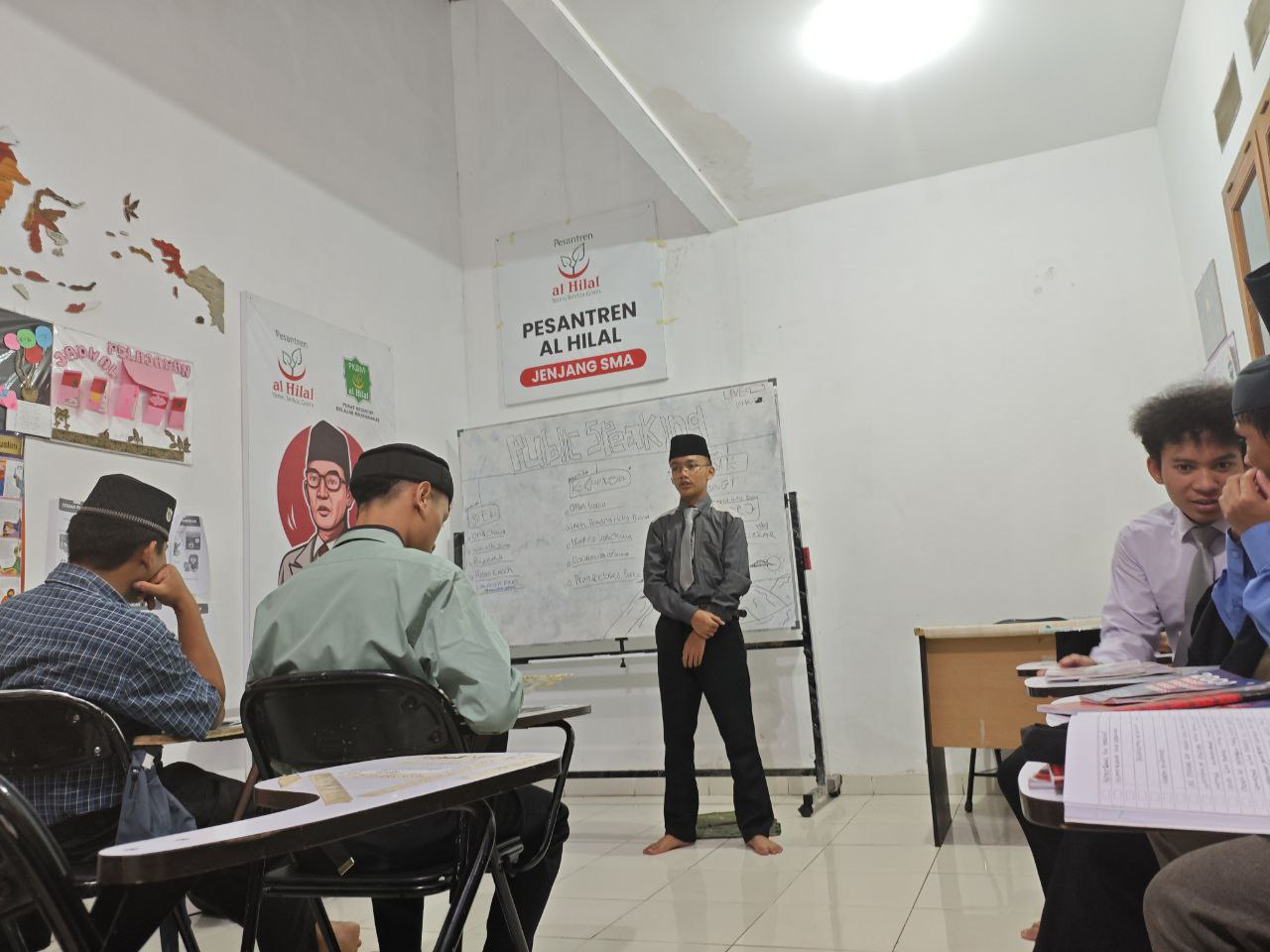 Pesantren Al Hilal 3 Cipadung Kembali Gelar Latihan Pidato Bahasa Inggris untuk Santri Kelas XI