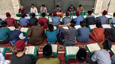 Pesantren al Hilal - Yatim, Tahfidz, Gratis