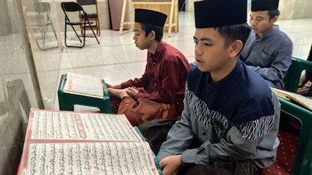 Pesantren al Hilal - Yatim, Tahfidz, Gratis