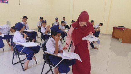 Intip Semangat Belajar Santri Pesantren Al Hilal 1 Cililin