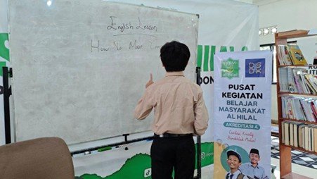 Tingkatkan Kemampuan Bahasa, Santri Kelas X Pesantren Al Hilal 2 Panyileukan Antusias Ikuti English Lesson