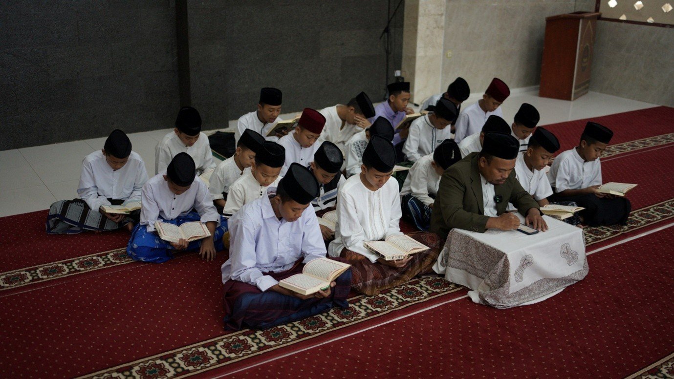 Pesantren al Hilal - Yatim, Tahfidz, Gratis