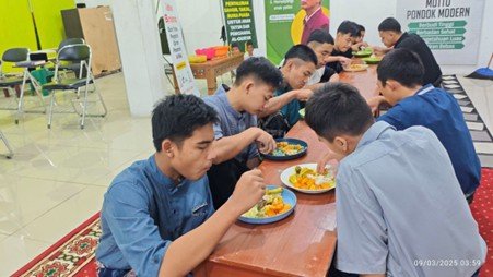 Hari Ke-9 Ramadhan, Santri Al Hilal Semangat Sahur dan Kejar Khataman Quran