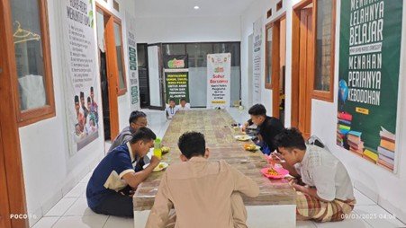 Hari Ke-9 Ramadhan, Santri Al Hilal Semangat Sahur dan Kejar Khataman Quran