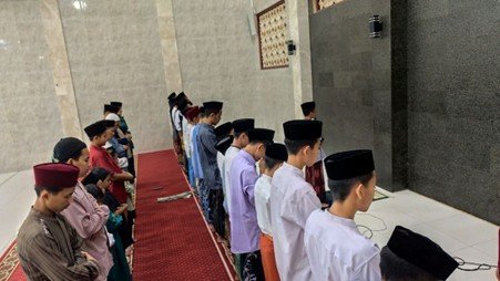 Pesantren al Hilal - Yatim, Tahfidz, Gratis