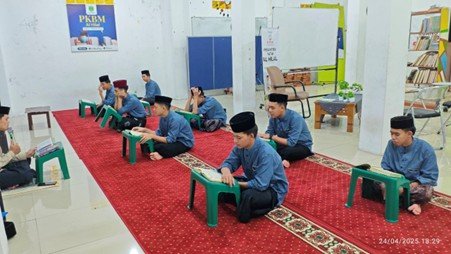 Hangatnya Malam Penuh Doa, Santri Pesantren Al Hilal Gelar Yasinan dan Tawasul Bersama