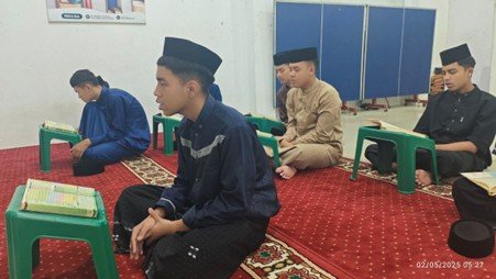 Santri Pesantren Al Hilal Rutin Laksanakan Tawasul dan Yasinan, Inilah Sederet Keutamaan yang Terkandung di Dalamnya