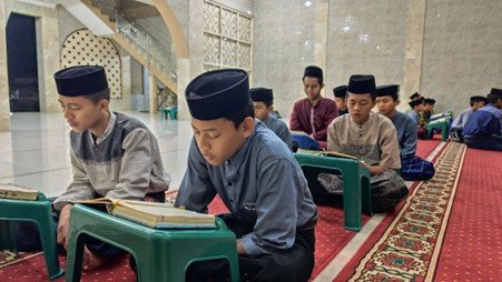 Pagi Hari yang Penuh Berkah Santri Yatim Penghafal Al-Quran Jalani Aktivitas Rutin di Seluruh Pondok Pesantren Al Hilal