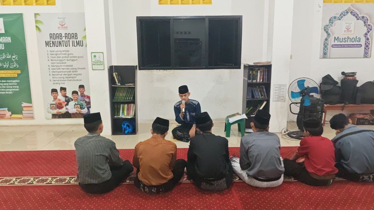 Maghrib Penuh Berkah! Inilah Suasana Sharing Session Lewat Tausiyah Santri Kelas X Pesantren Al Hilal 2 Panyileukan