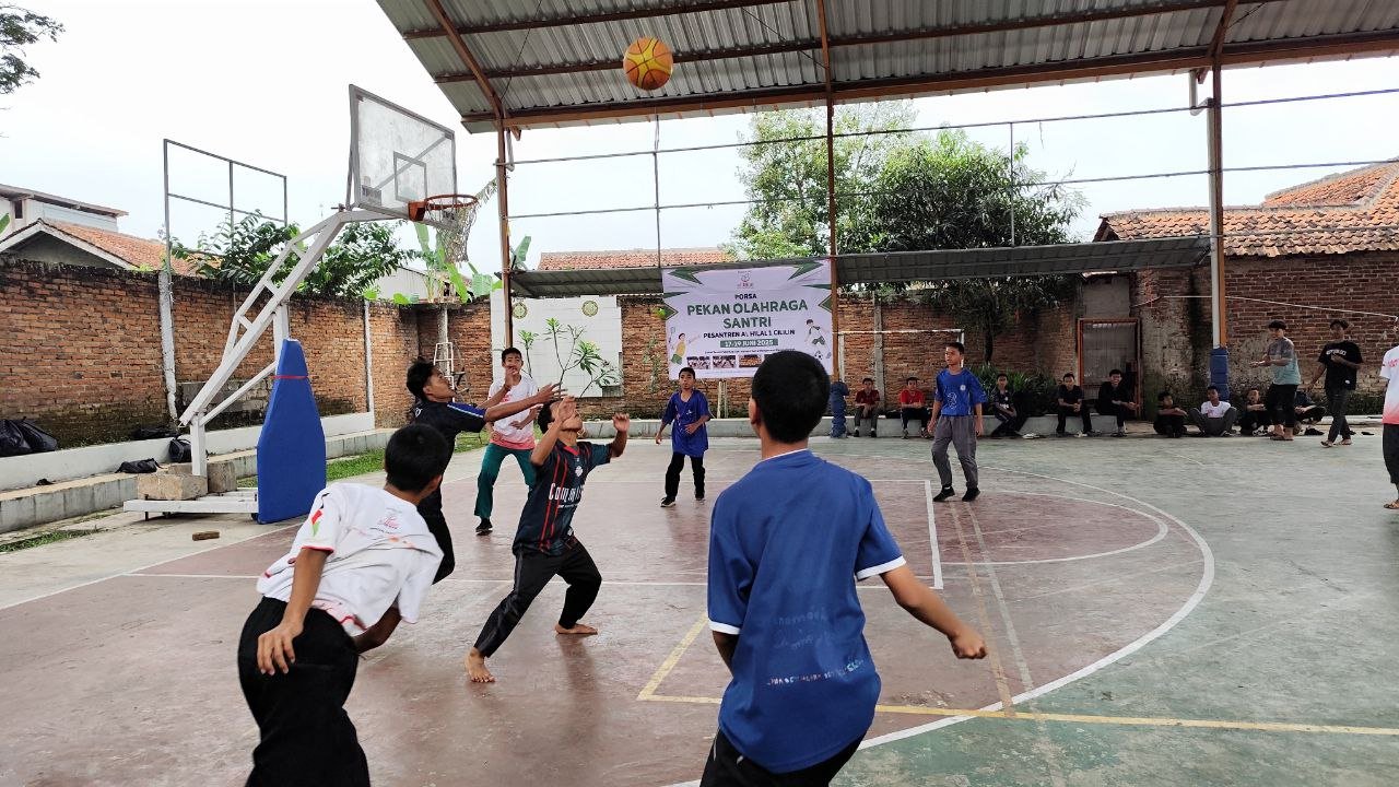 Pekan Olahraga Santri Pesantren Al Hilal 1 Cililin Masih Berlanjut! Kali ini Santri Unjuk Kebolehan Melalui Perlombaan Basket