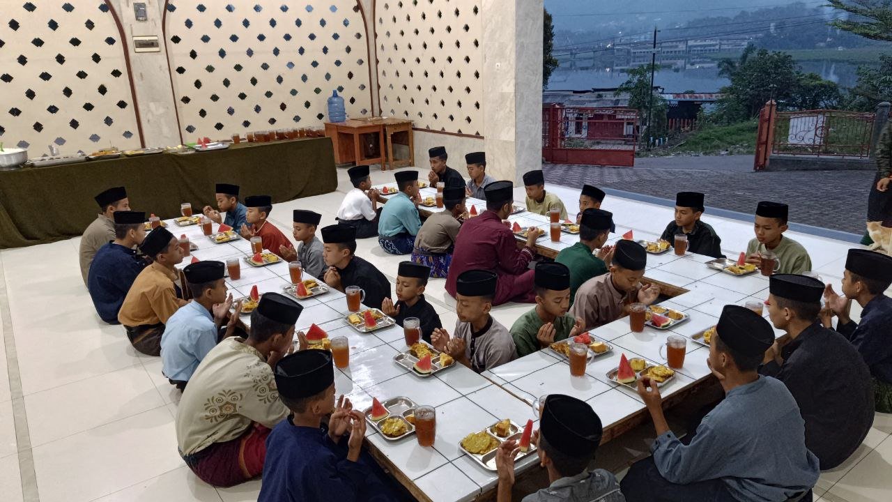 Meneladani Sunnah Nabi, Para Santri Yatim Pesantren Al Hilal Rutin Melaksanakan Puasa Sunnah