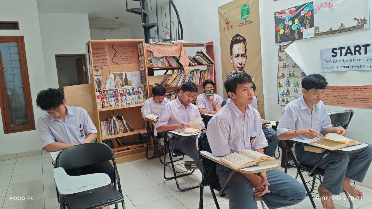 Pesantren al Hilal - Yatim, Tahfidz, Gratis
