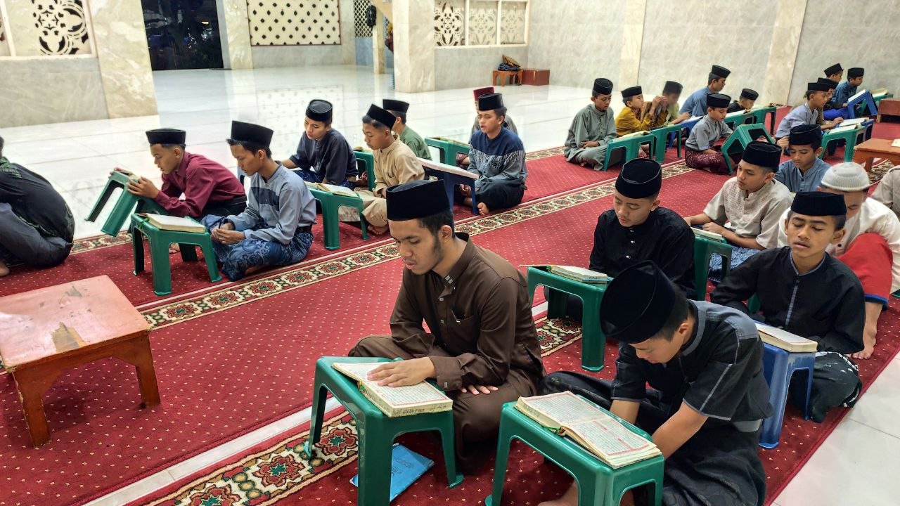 Di Tengah Libur Sekolah Santri Pesantren Al Hilal Tetap Istiqomah Melaksanakan Berbagai Kegiatan