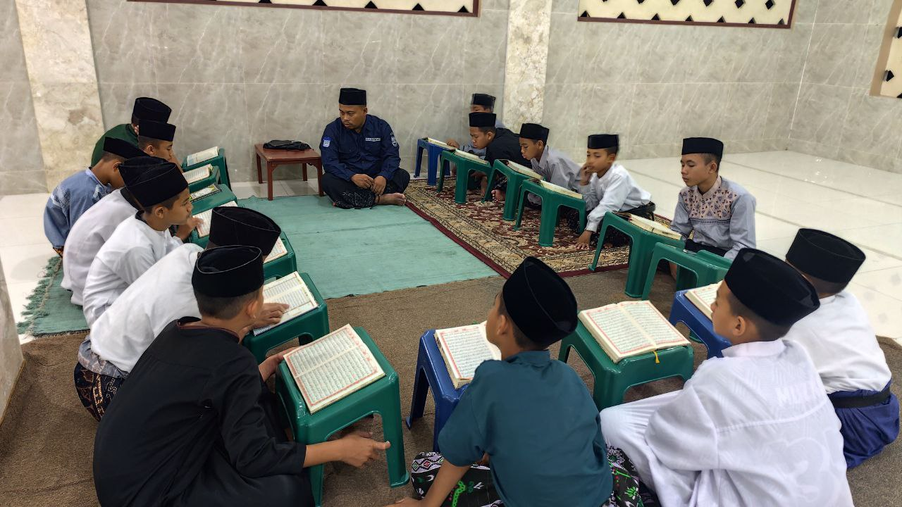 Semangat Santri Dalam Mempelajari Al-Qur'an di Pesantren Al Hilal 1 Cililin