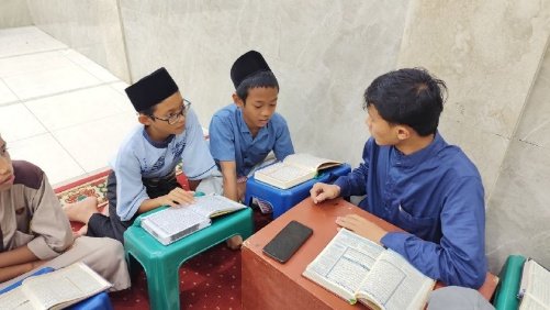 Apa Itu Kegiatan Halaqah, Tahfidz, Tahsin, dan Binnazhor?