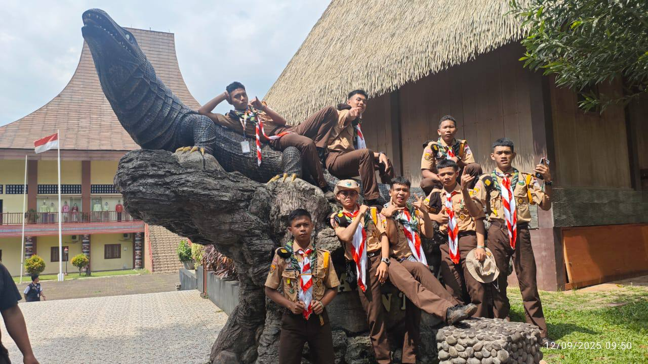 Merajut Persaudaraan di TMII, Kontingen Pesantren Al Hilal di World Muslim Scout Jamboree 2025
