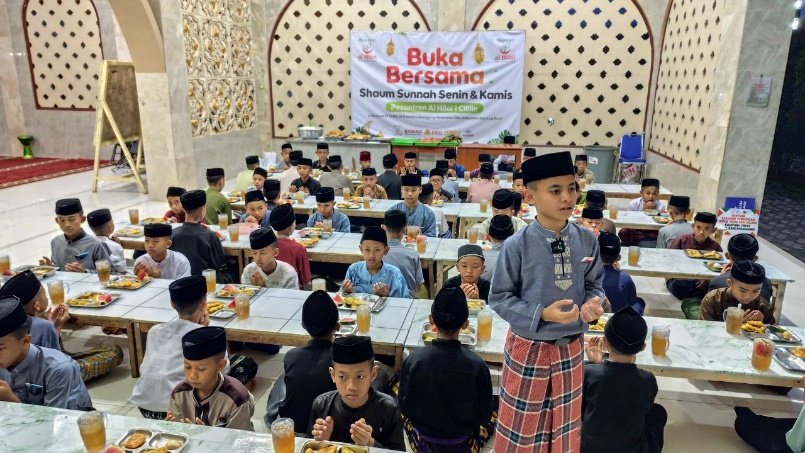 A group of people eating in a room AI-generated content may be incorrect.