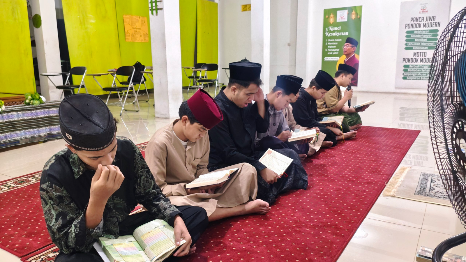 Pembiasaan Tilawah Surat Al Waqiah di Pesantren Al Hilal 2 Panyileukan