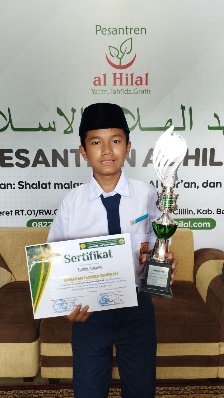 A child holding a trophy and a paper

AI-generated content may be incorrect.