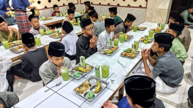 Pesantren al Hilal - Yatim, Tahfidz, Gratis