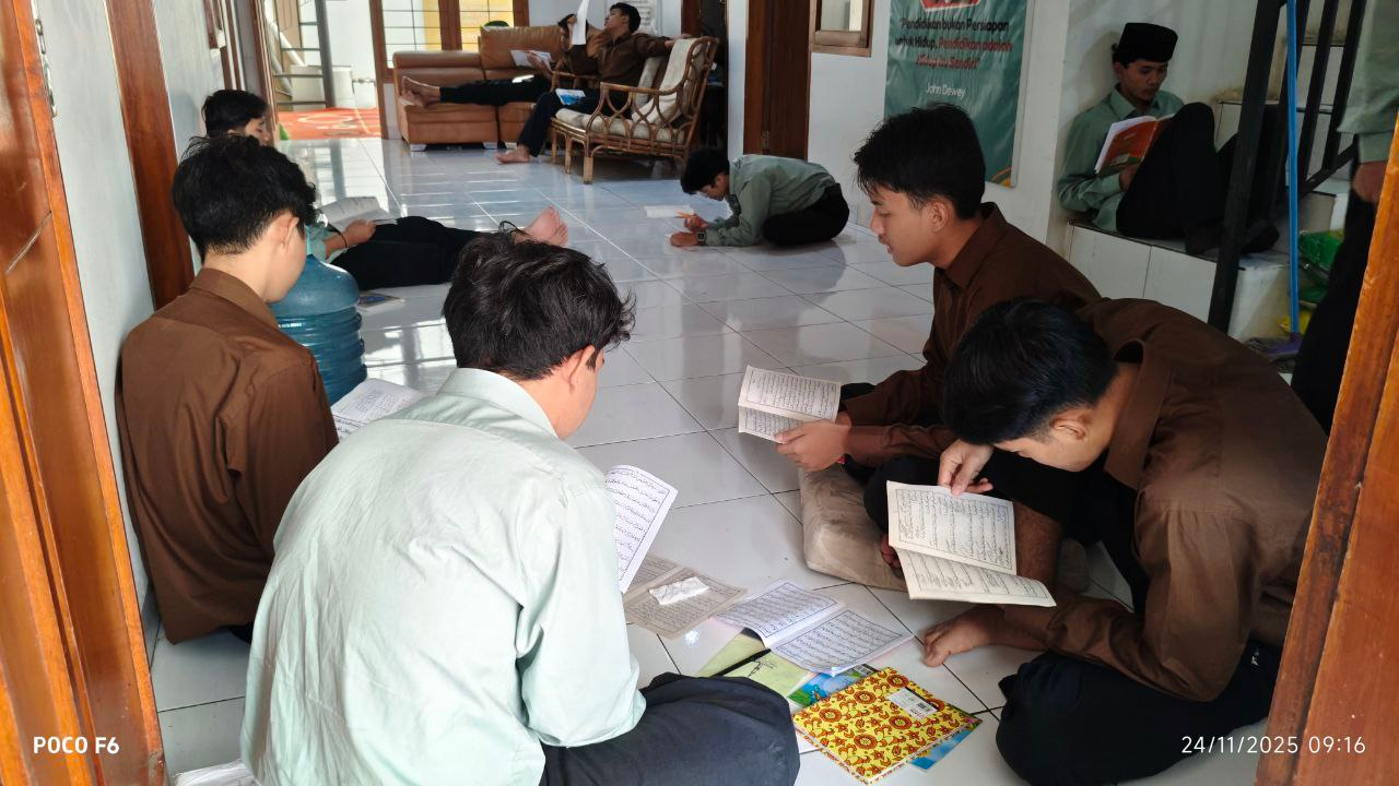 Pesantren al Hilal - Yatim, Tahfidz, Gratis