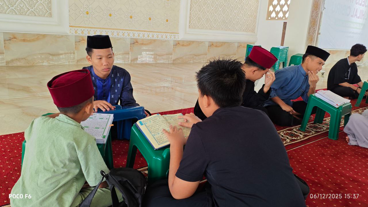 Pesantren al Hilal - Yatim, Tahfidz, Gratis