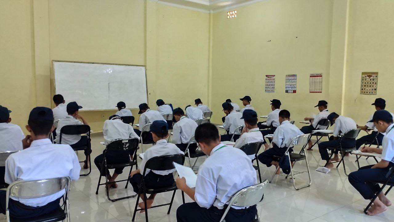 Pesantren al Hilal - Yatim, Tahfidz, Gratis