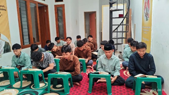Pesantren al Hilal - Yatim, Tahfidz, Gratis