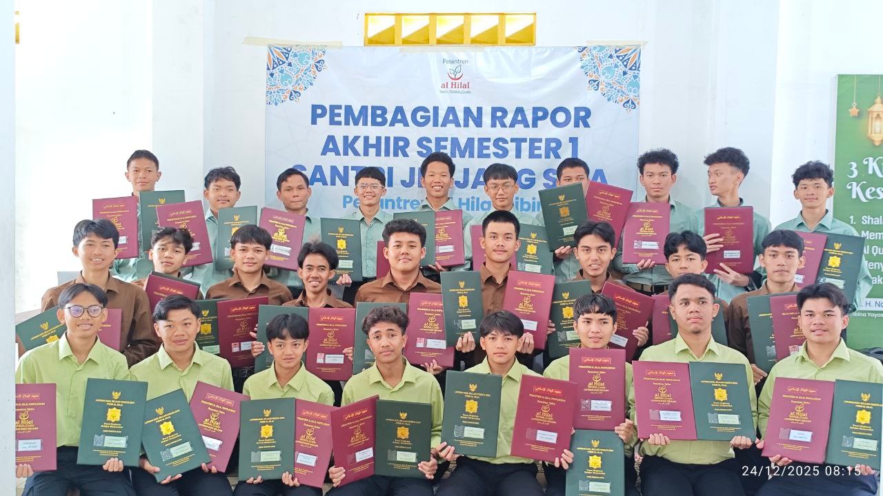 Menutup Semester Ganjil, Santri SMA Pesantren Al Hilal Terima Rapor