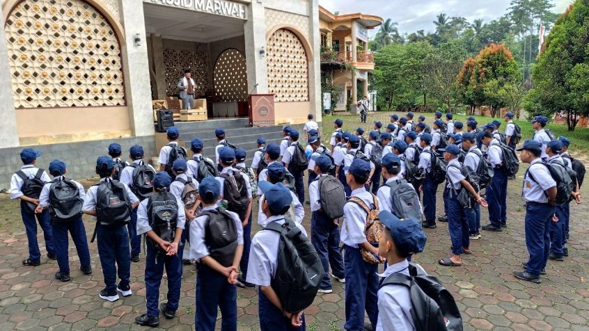 Pesantren al Hilal - Yatim, Tahfidz, Gratis