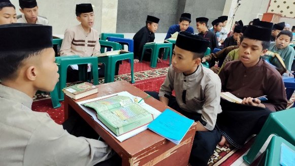 Pesantren al Hilal - Yatim, Tahfidz, Gratis