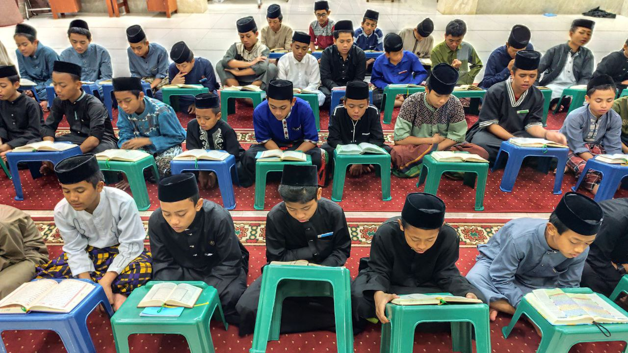 Pesantren al Hilal - Yatim, Tahfidz, Gratis